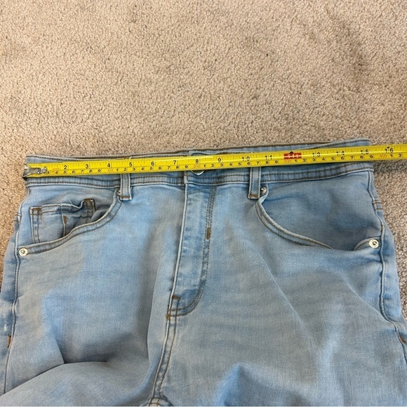 ZARA men’s light wash distressed denim jeans Sz 32 - Picture 8 of 12